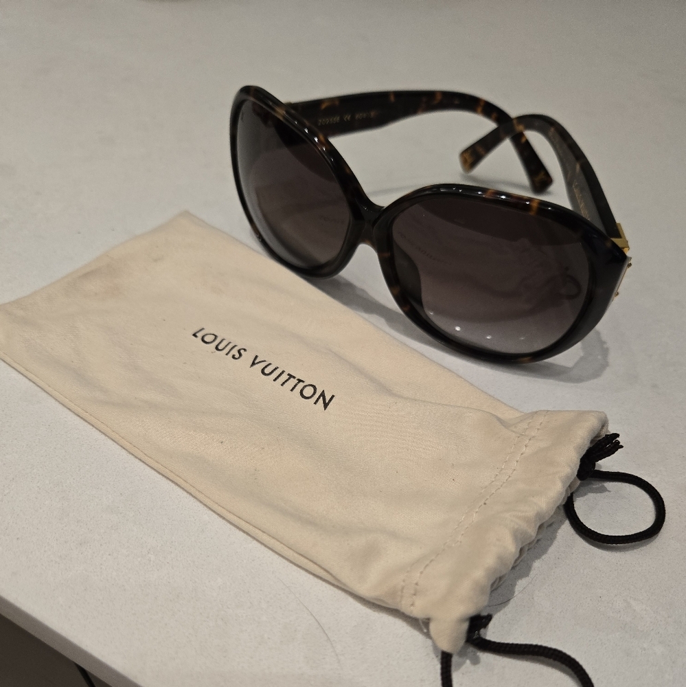 Louis Vuitton Oversized Soupçon Z0255E Dark Tortoise